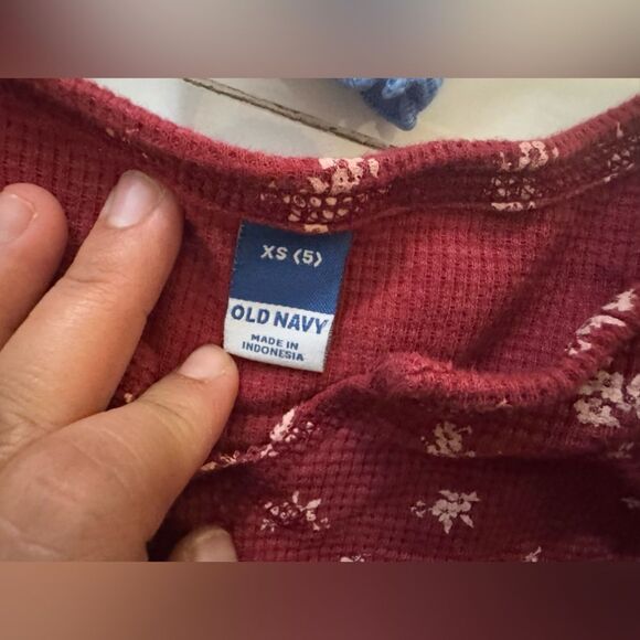 Old navy long sleeve t-shirt #20 - Picture 3 of 7